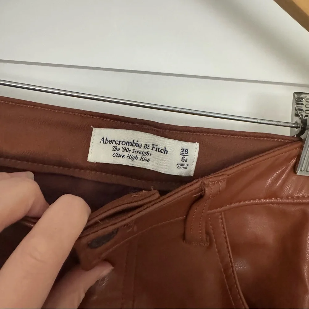 Abercrombie & Fitch 90s Straight Ultra High Rise Brown Faux Leather Pants Size 6